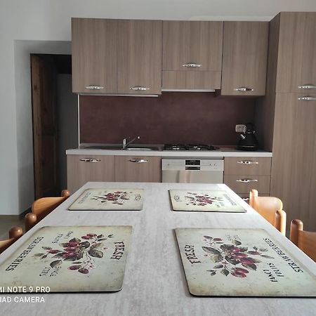 Ferienwohnung Chilometro 29 Terra Dervio Exterior foto